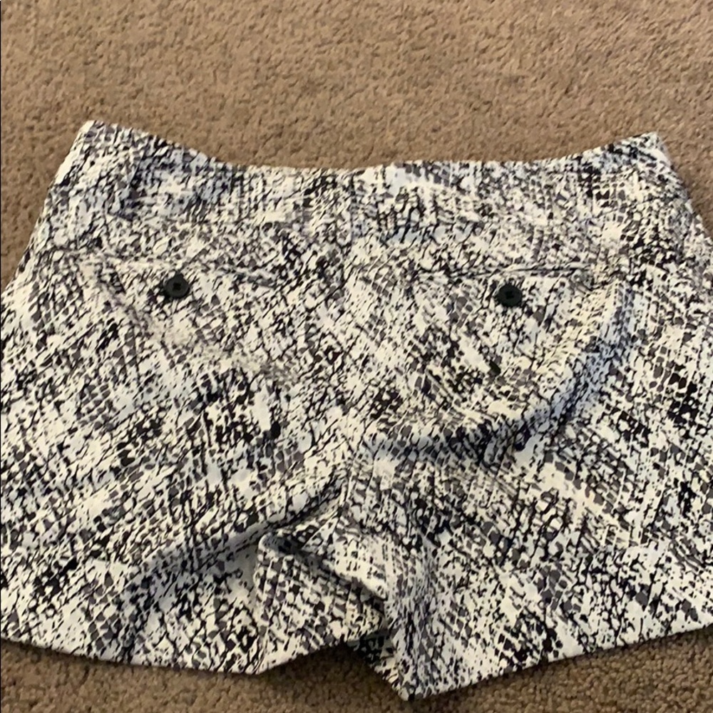 Patterned Shorts - Picture 3 of 4